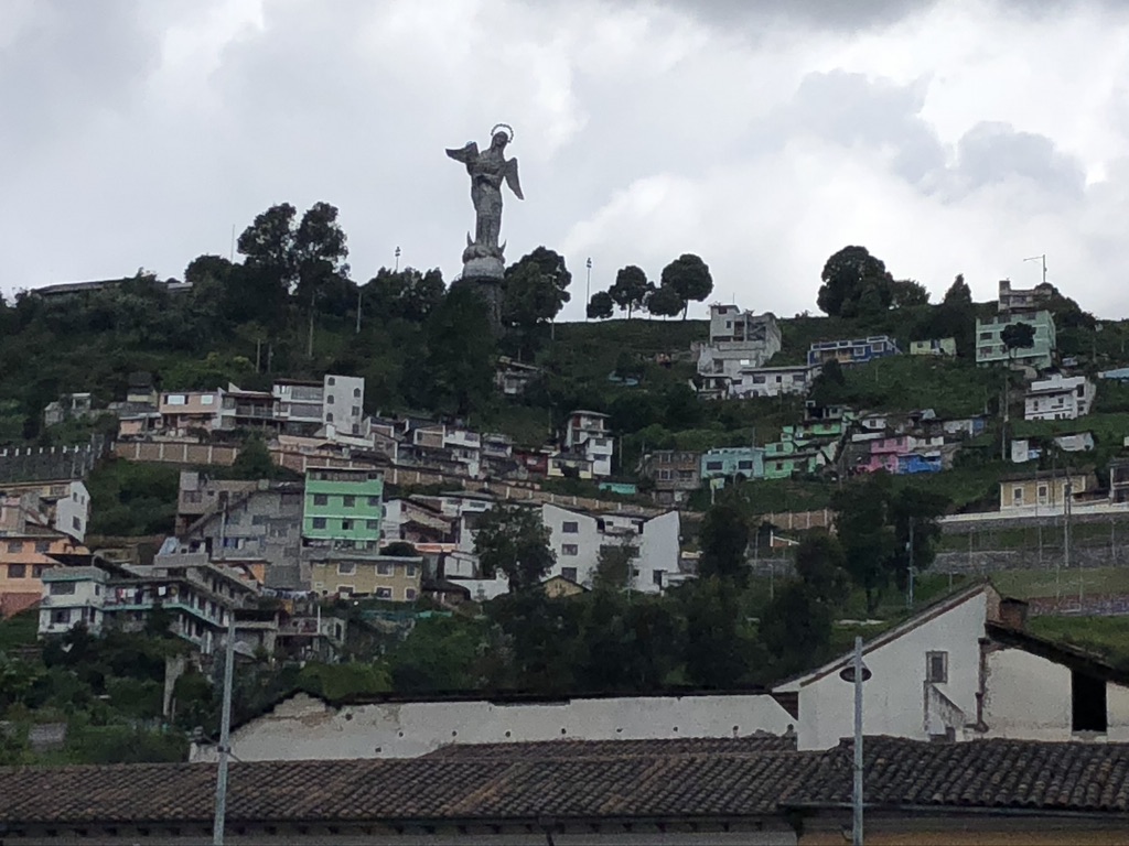 quito monument